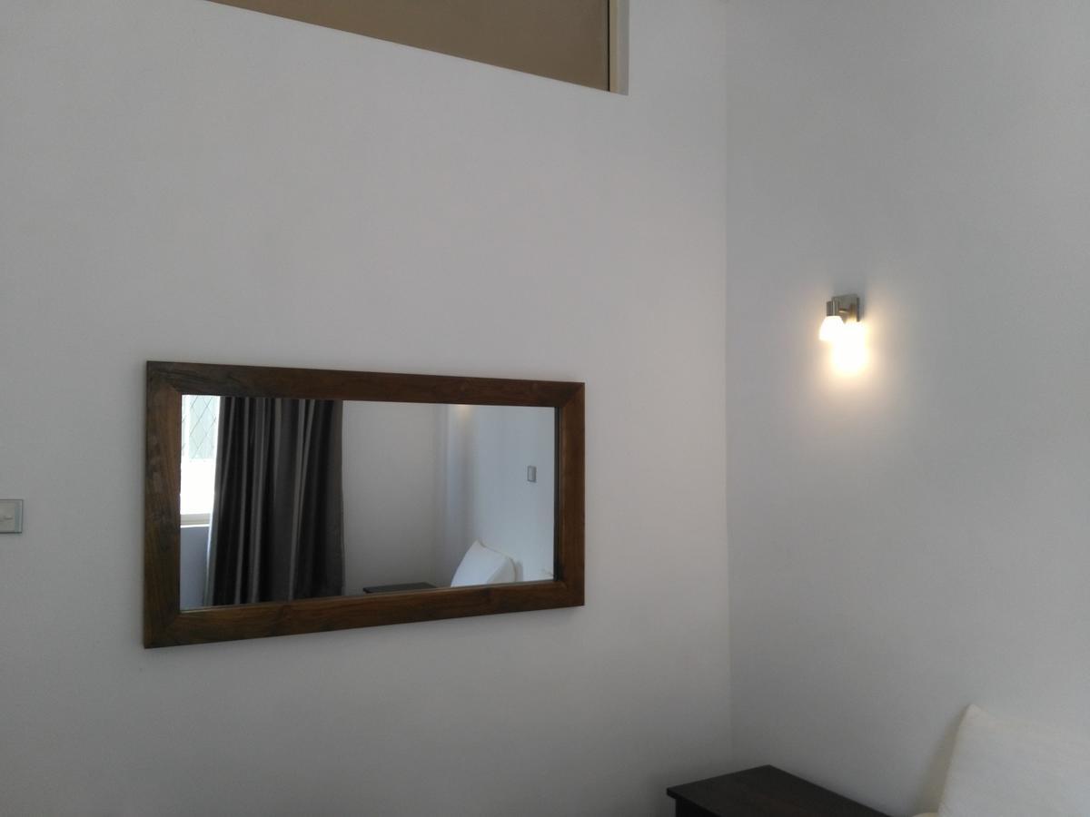 ホテル ウエスト イン コロンボ エクステリア 写真